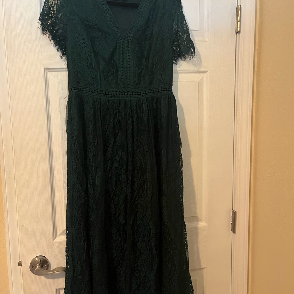 Elegant Green Lace Maxi Dress